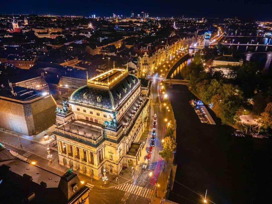 Fabulous River View Studio In The Heart Of Prag Dış mekan fotoğraf