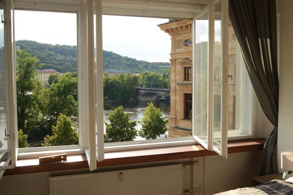 Fabulous River View Studio In The Heart Of Prag Dış mekan fotoğraf